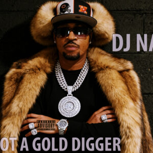 She's Not a Gold Digger